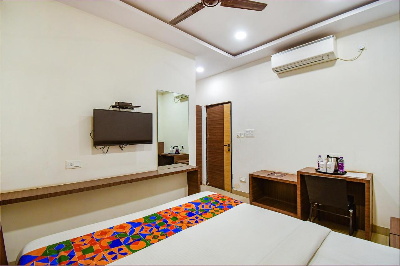 Fabhotel Kzar Select - 2Km From Park Street Calcutta Extérieur photo